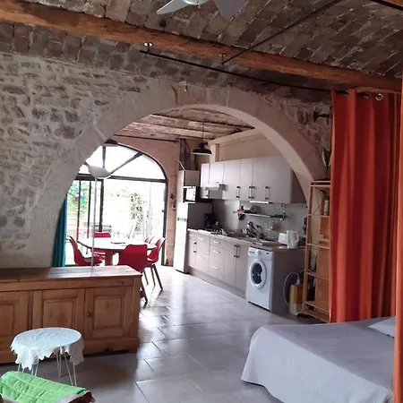 Du Mas Gibert A Entre Nimes Montpellier Et La 3 Etoiles *
