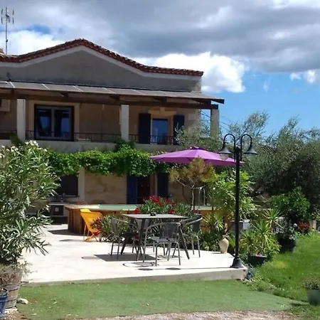 Du Mas Gibert A Entre Nimes Montpellier Et La 3 Etoiles Ferienhaus *